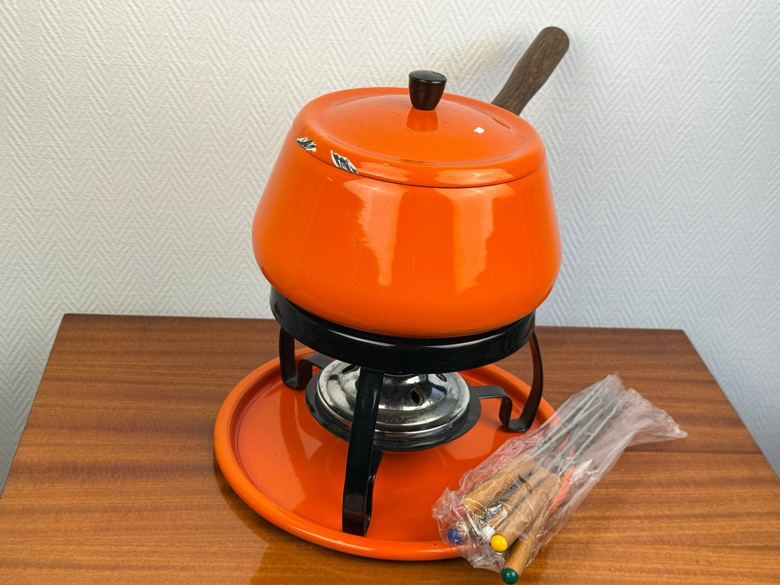 Vintage Oranje Fonduepan met Rechaud en Vorkjes, Witgoed en Apparatuur, Fonduesets, Ophalen of Verzenden, Gebruikt, Brander, Fondueset