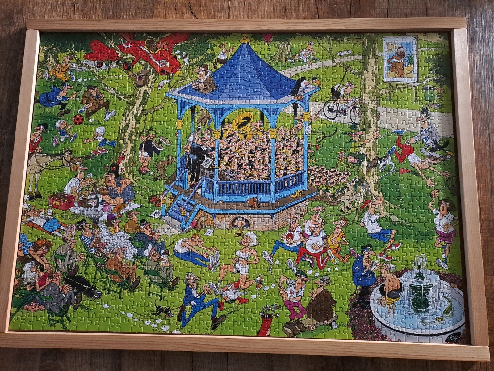 Foto 7 van Jan van Haasteren puzzels 3 x 1000st. Compleet  pas gelegd.