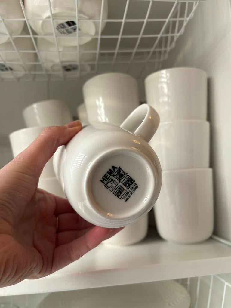 18 HEMA mokken wit - koffie, cappuccino of thee, Ophalen, Keramiek, Zo goed als nieuw, Effen