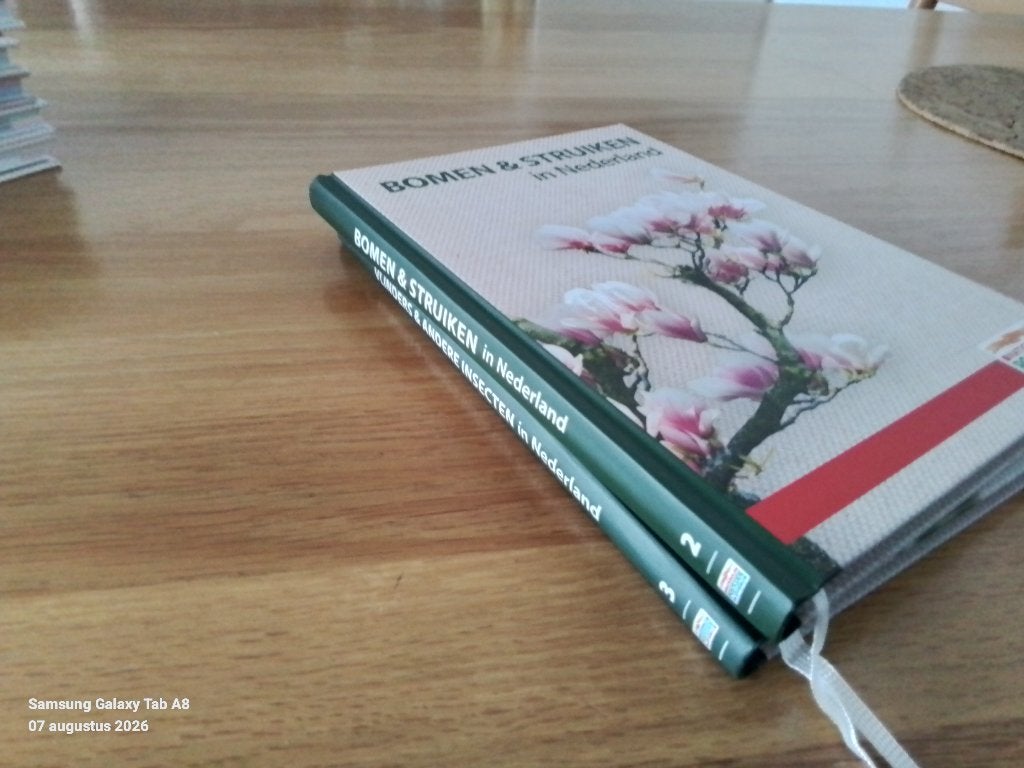 Nationale Postcode Loterij Natuurgidsen (2 delen), Boeken, Natuur, Ophalen of Verzenden, Zo goed als nieuw, Natuur algemeen