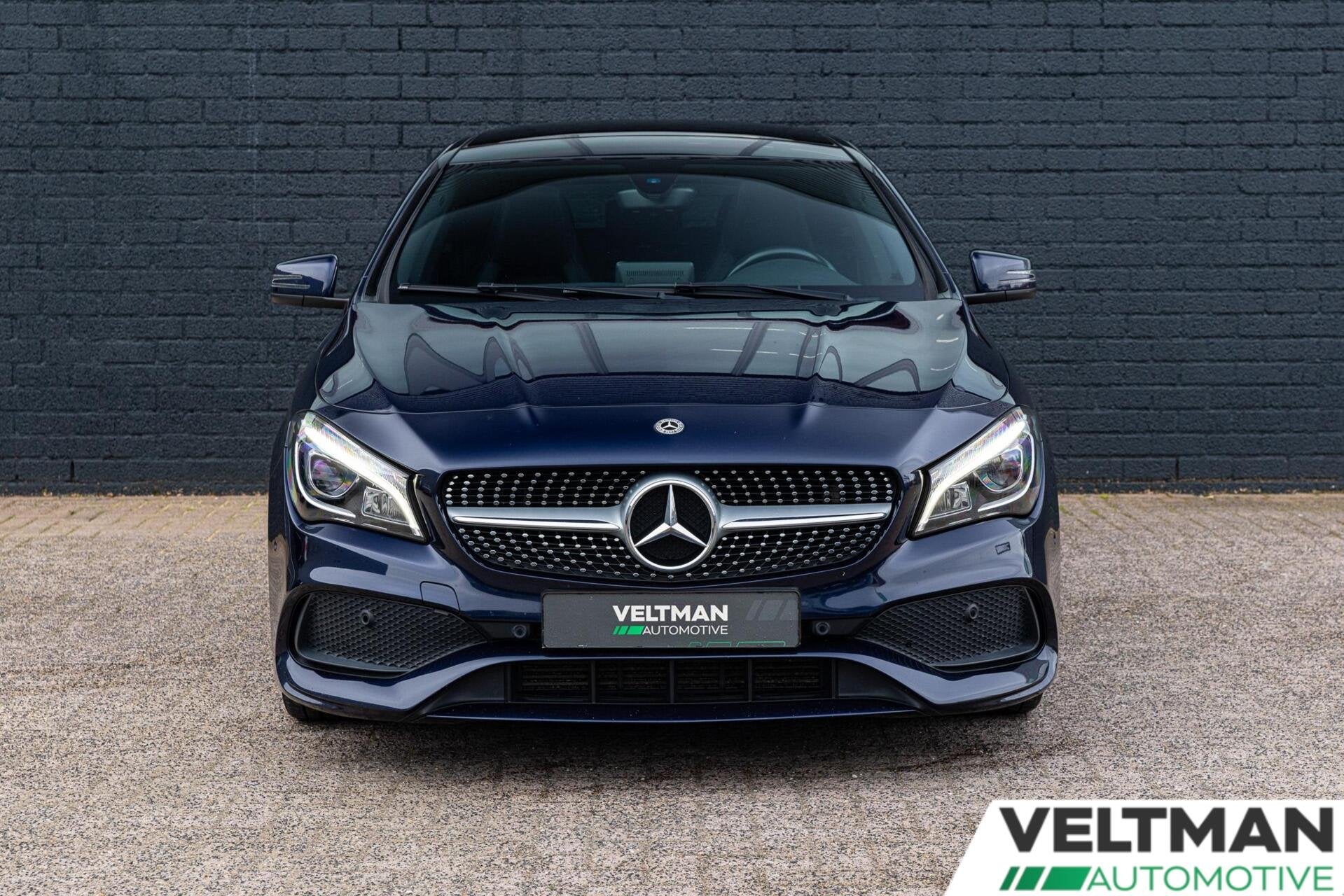 Mercedes CLA-klasse Shooting Brake 180 AMG LINE PANO TREKHAA, Auto's, Mercedes-Benz, CLA, 730 kg, Gebruikt, Euro 6