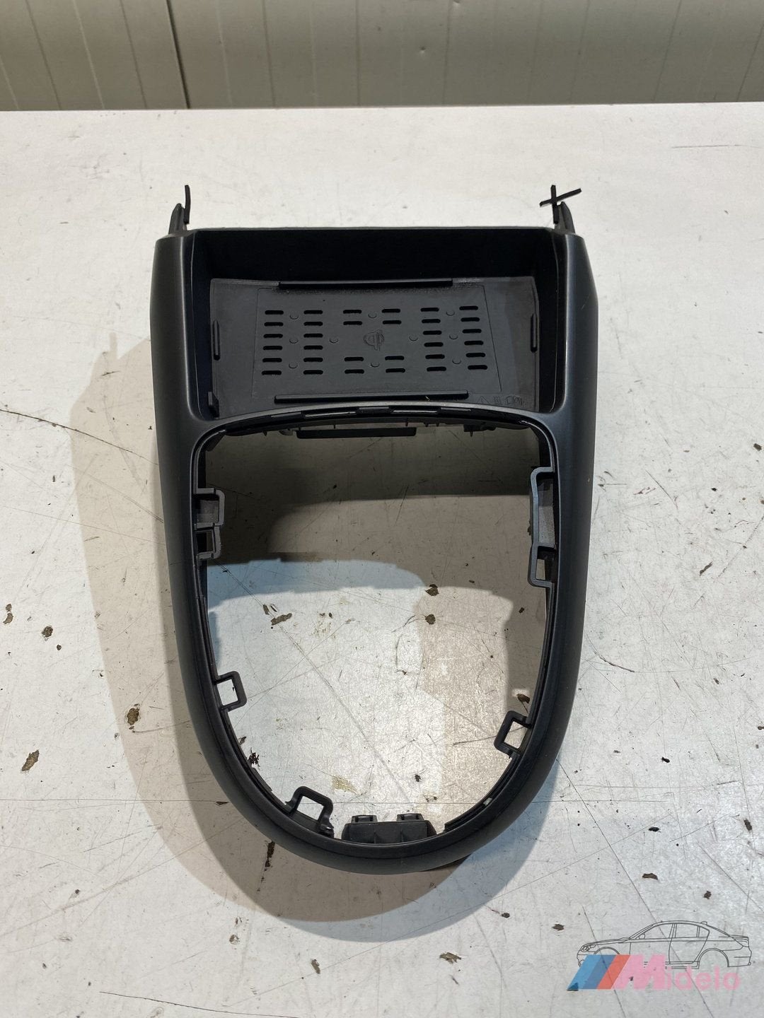 HYUNDAI I10 (AC3) MIDDENCONDSOLE MET DRAADLOZE OPLADER 95560, Gebruikt, -, -, Ophalen of Verzenden