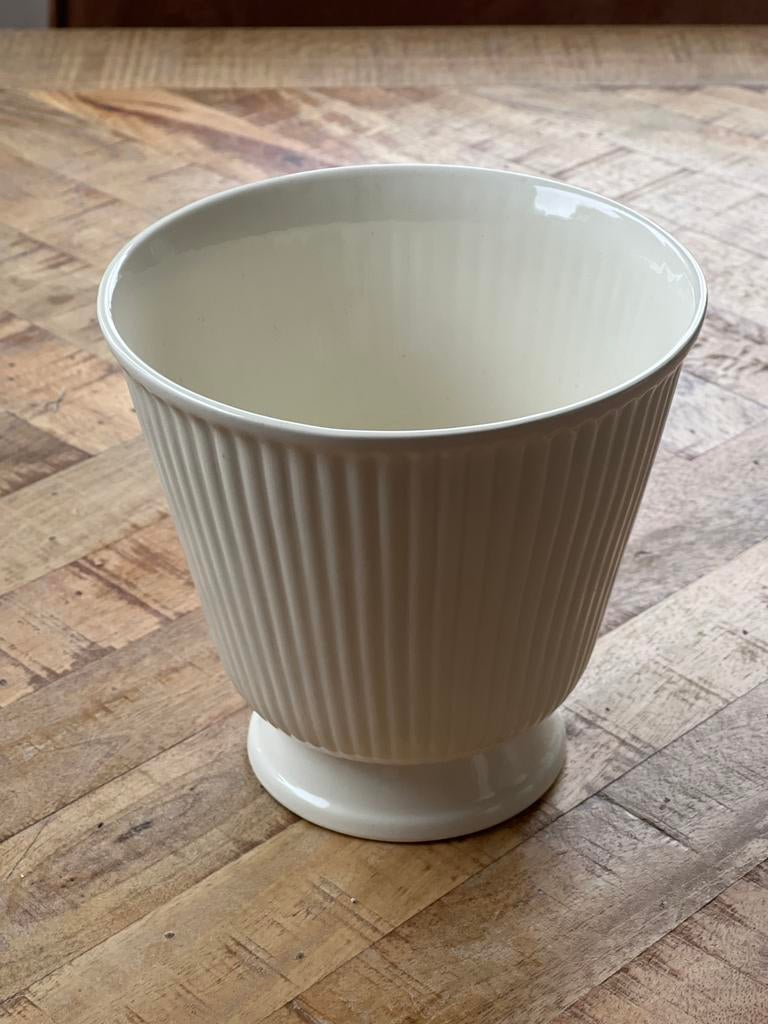 Wedgwood - Edme - bloempot/cachepot, Rond, Ophalen of Verzenden, Zo goed als nieuw, Aardewerk
