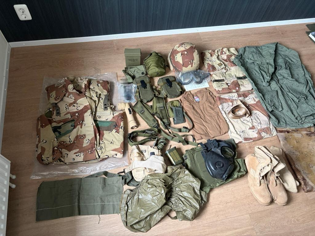 US Army Desert Storm uitrusting zeldzaam complete set, Verzamelen, Militaria | Algemeen, Landmacht, Embleem of Badge, Amerika