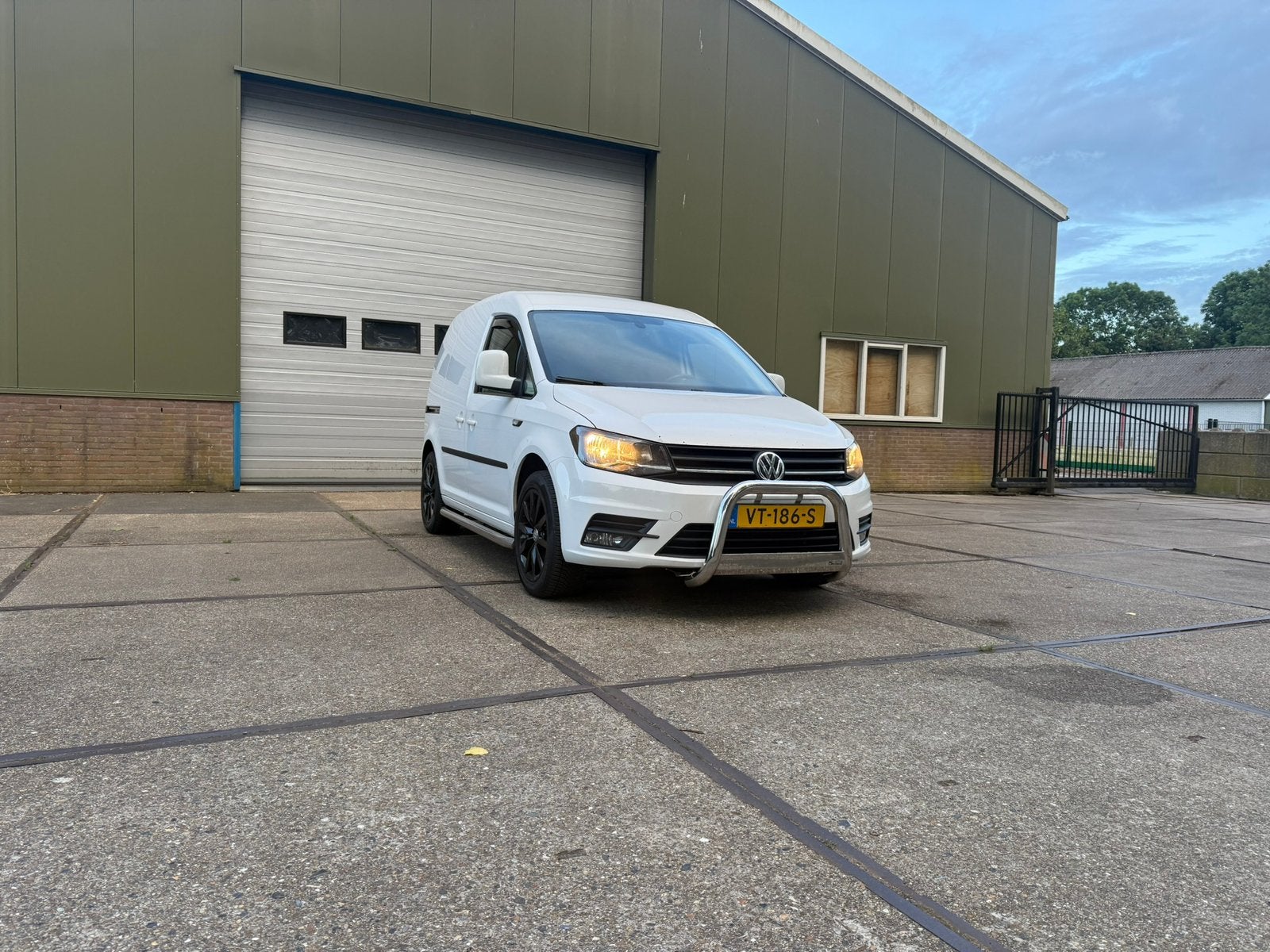 Volkswagen Caddy Bullbar, Ophalen