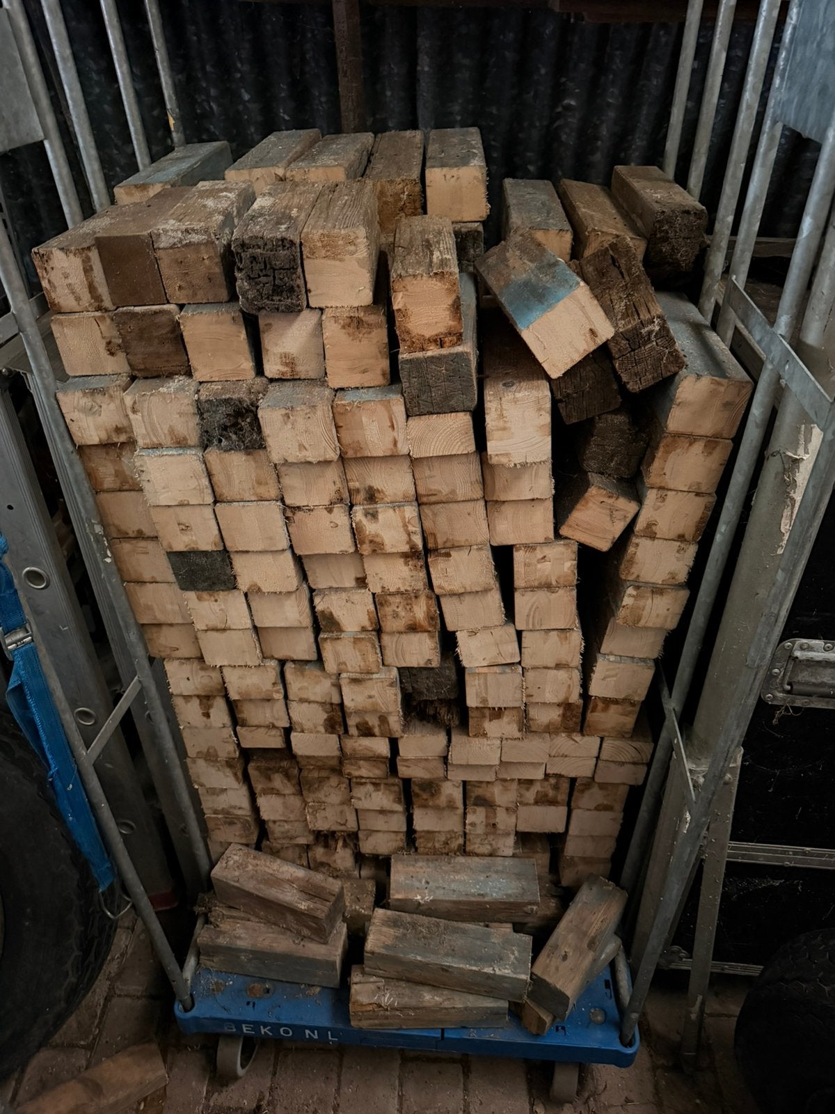 Kar met gesneden haardhout, Minder dan 3 m³, Ophalen, Overige houtsoorten, Blokken