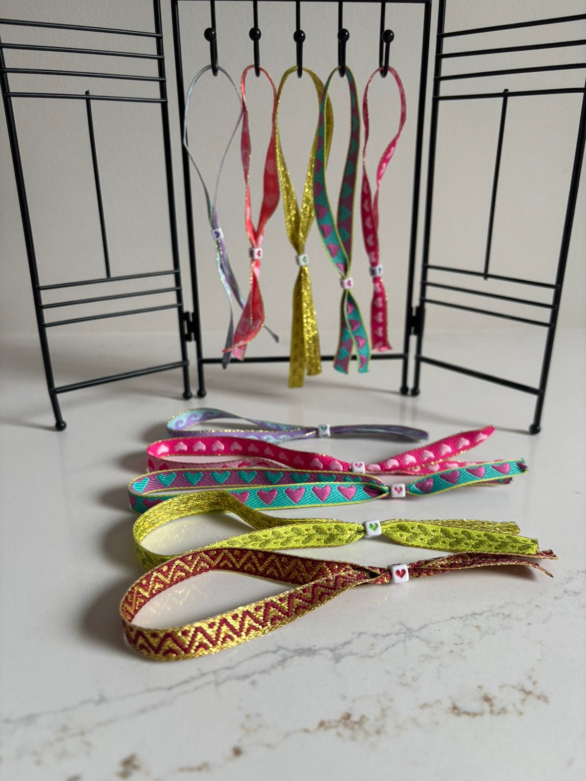 Twee festivalarmbandjes en lief tasje, Ophalen of Verzenden, Nieuw, Overige kleuren, Overige materialen