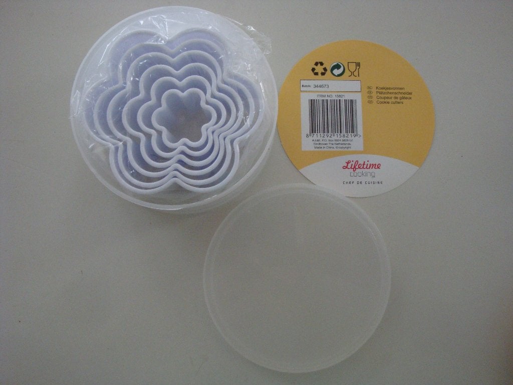 Nieuwe set van zes bloemvormige koekvormen uitsteekvormen, Ophalen of Verzenden, Nieuw, Taarten, Overige typen