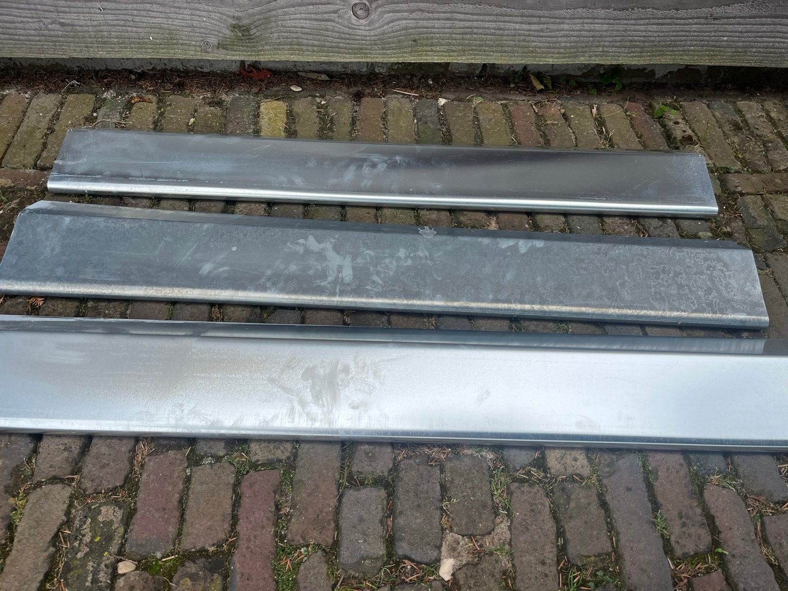 Zinken daklijsten met kraal 1 meter - 14 stuks, Ophalen, 10 tot 15 m², Overige typen, Zo goed als nieuw