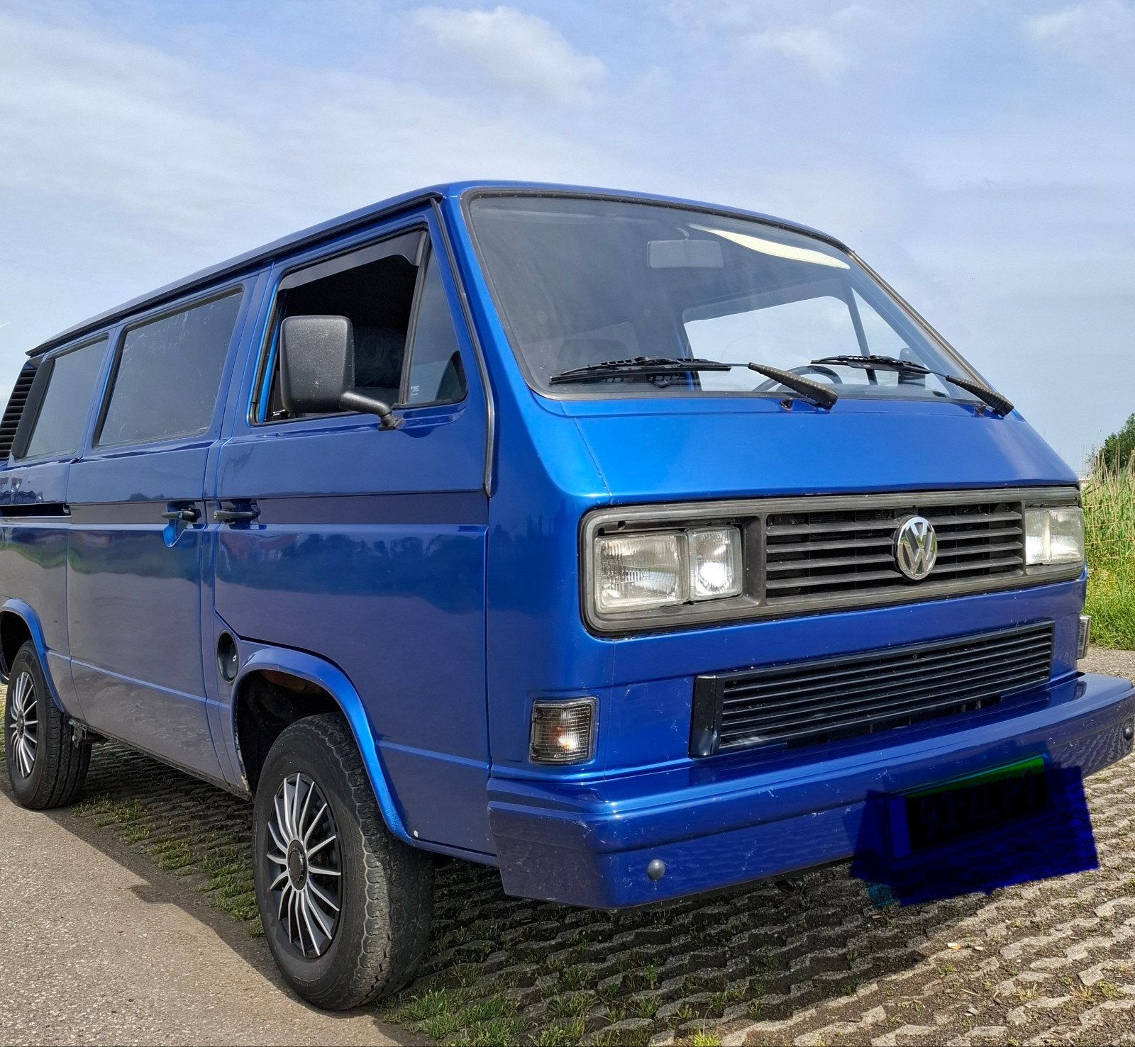 T3 PERSONENBUS 8. BJ 85. 115 PK 2.0 GTI BELASTINGVRIJ APK,27, Auto's, Volkswagen, Particulier, Transporter, Benzine, MPV, Handgeschakeld