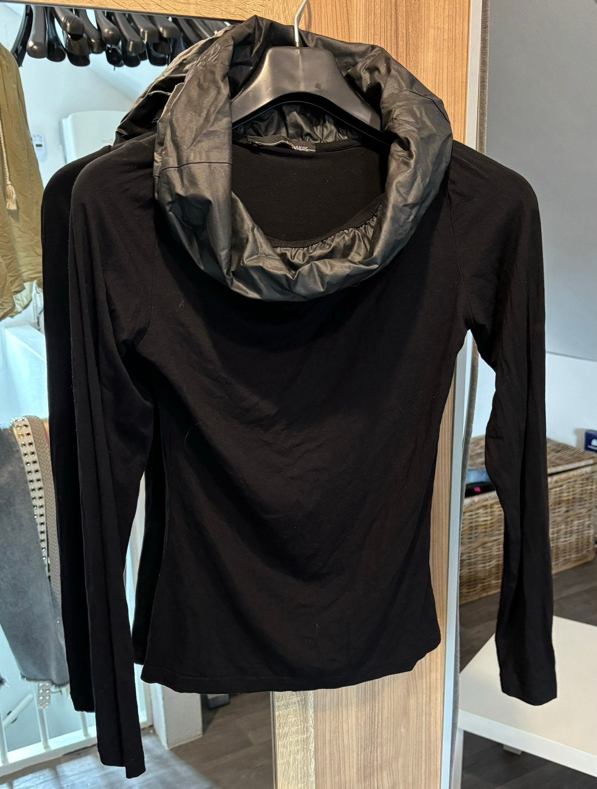 Donkergrijs shirt met leerlook rolkraag Elsewhere, Ophalen of Verzenden, Zo goed als nieuw, Grijs, Korte mouw