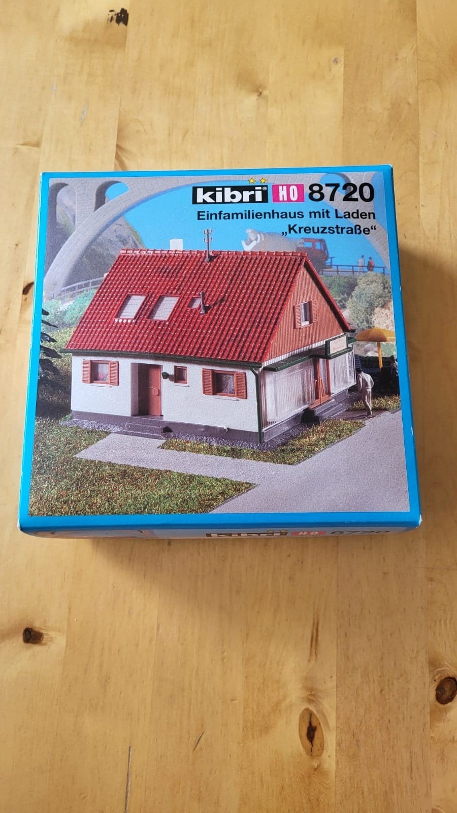 Kibri HO 8720 Eenmanshuis met winkel "Kreuzstraße", Ophalen of Verzenden, 1:50 of kleiner, Overige merken