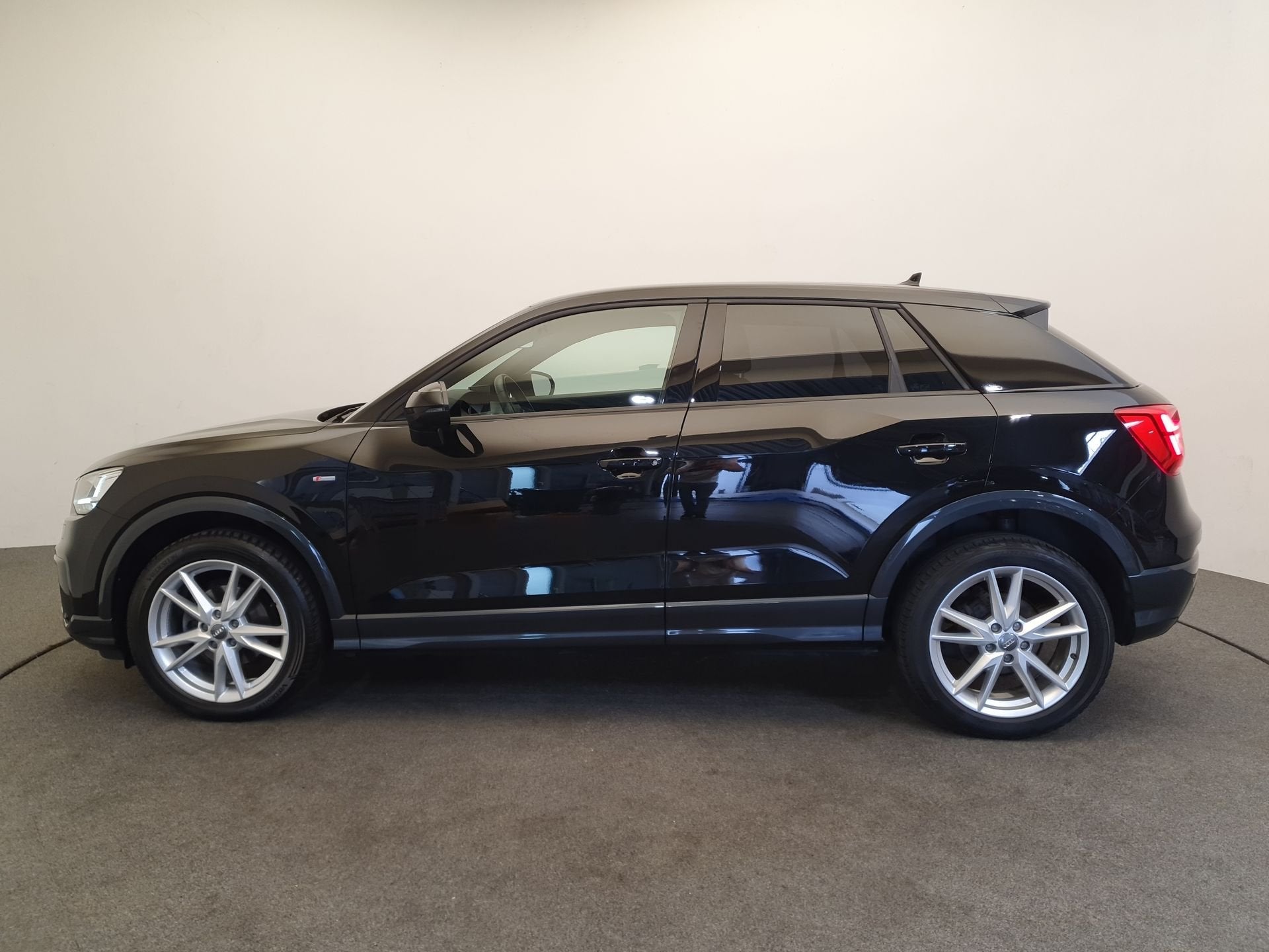 Audi Q2 35 TFSI CoD Sport S line Edition Cruise control, Sto, Auto's, 4 cilinders, Leder en Stof, Zwart, Bedrijf