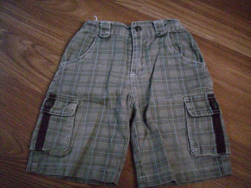 Frendz korte broeken maat 98 / Korte broek maat 98-104, Broek, Jongen of Meisje, Frendz, Ophalen of Verzenden