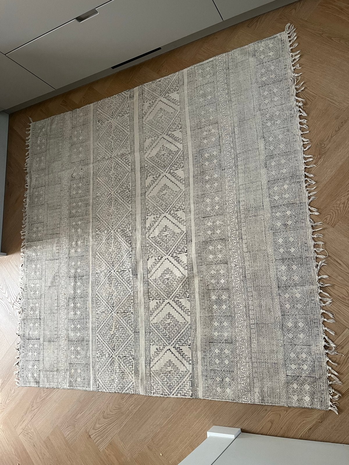 House Doctor Vloerkleed 1.80 x 1.85 m Grijs/Wit met patroon, Huis en Inrichting, Stoffering | Tapijten en Kleden, Ophalen, Gebruikt