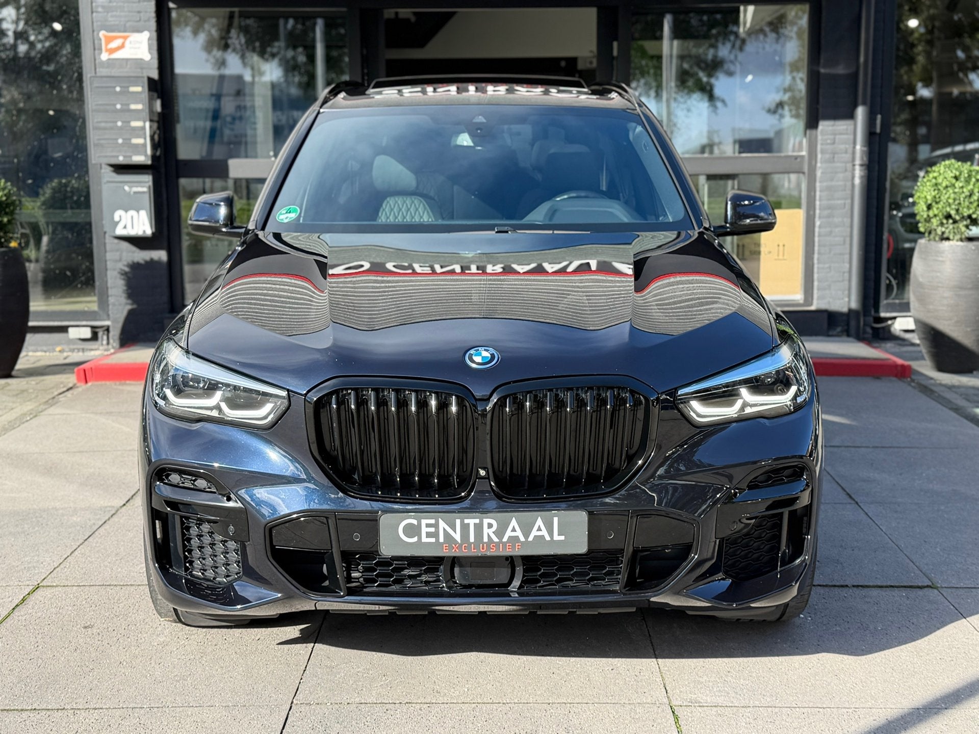 BMW X5 XDrive45e High Exe Pano|Memory|Keyless|ACC|Carplay|Bt, Auto's, Dealer onderhouden, Gebruikt, Zwart, Vierwielaandrijving