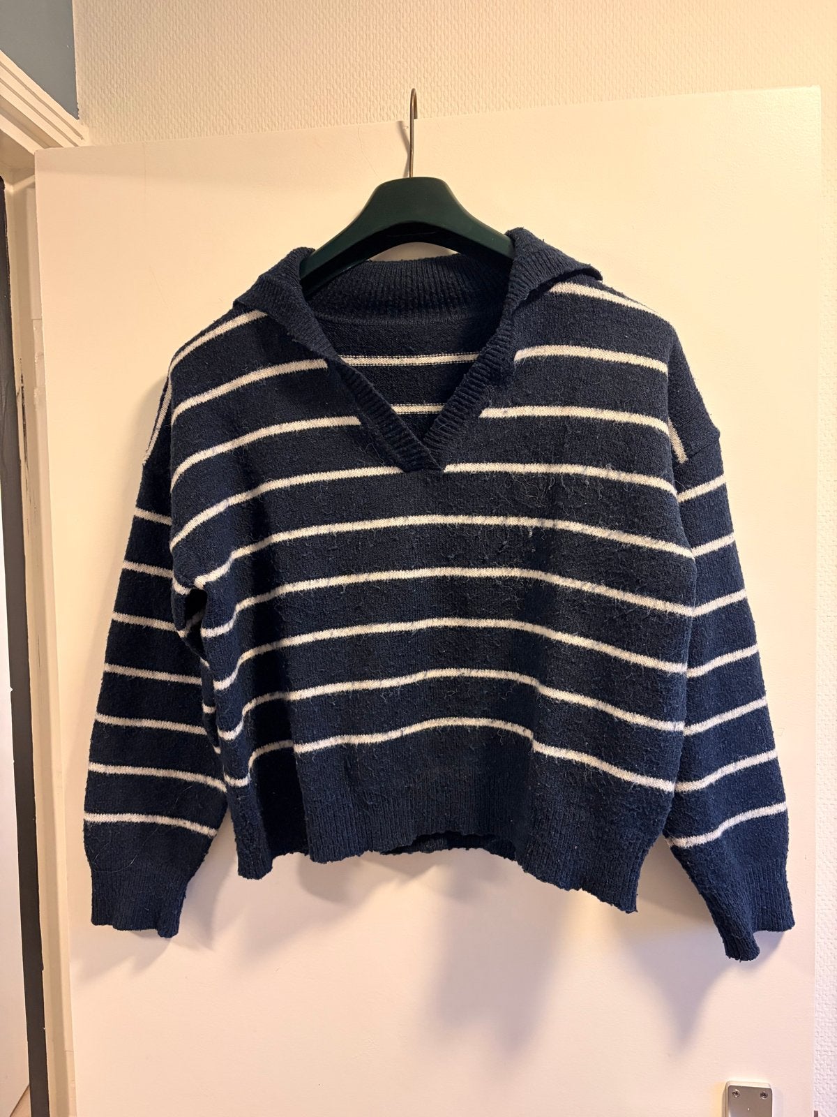 Donkerblauwe gestreepte trui met kraag m, Ophalen of Verzenden, Gedragen, Maat 38/40 (M), Blauw