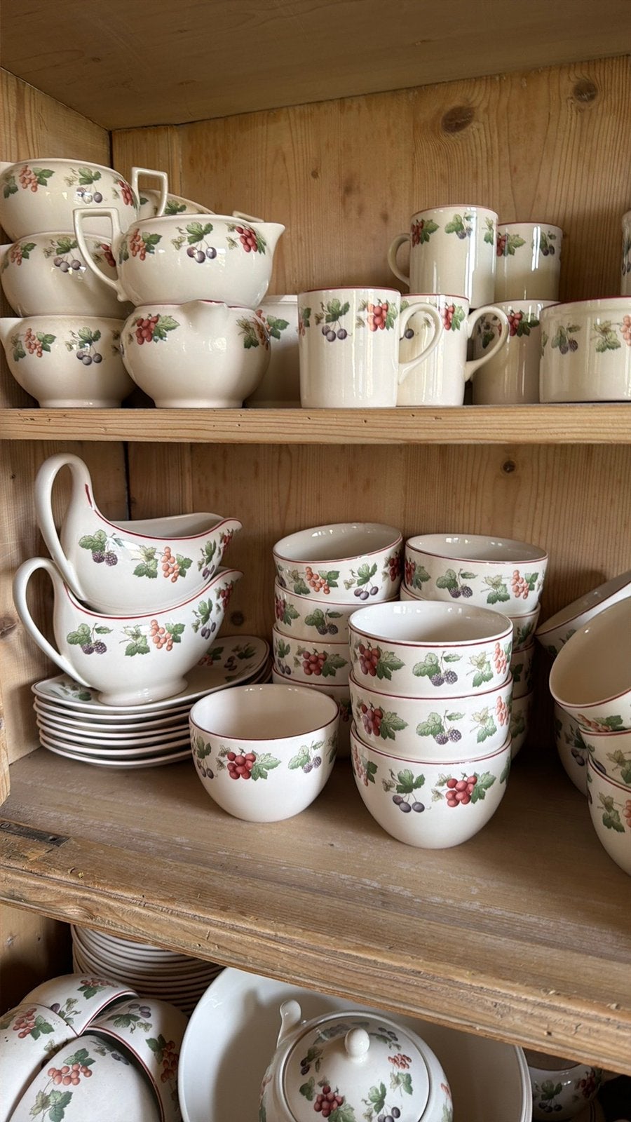 Wedgwood PROVENCE, Ophalen of Verzenden, Zo goed als nieuw, Porselein, Bord(en)