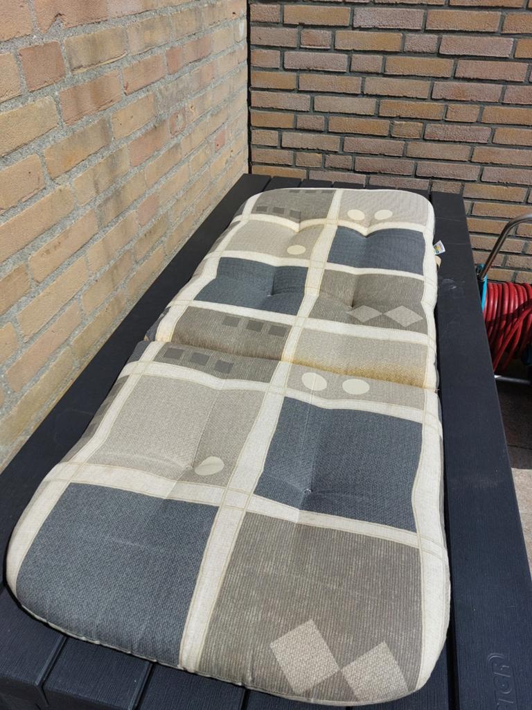 Stoe- en ligkussens, Ophalen, Zo goed als nieuw