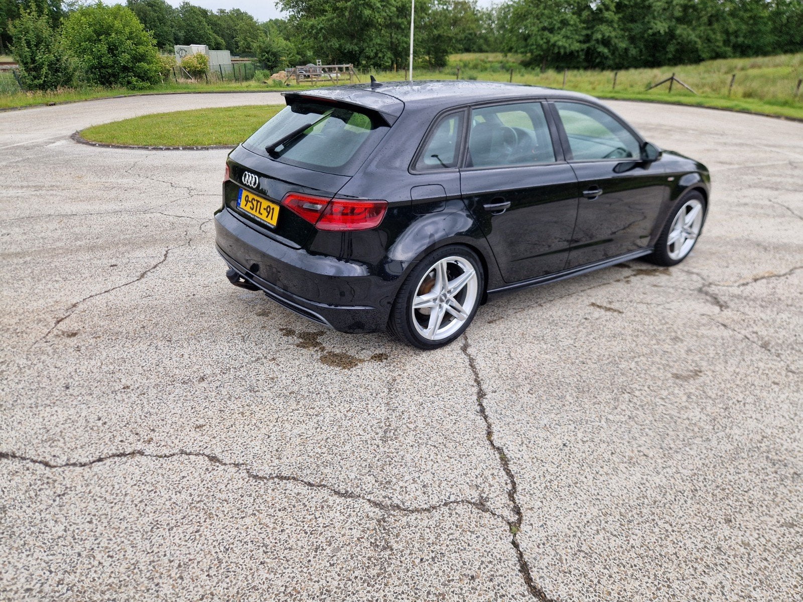Audi A3 1.6 TDI 3x s line Sportback 2013, Auto's, Voorwielaandrijving, Elektronische parkeerrem, 4 cilinders, Zwart
