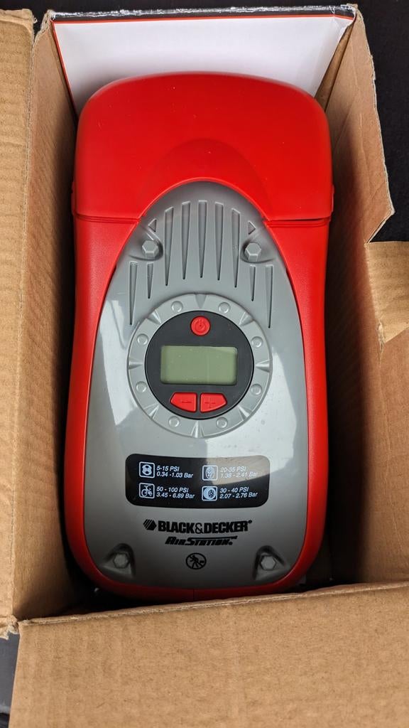 Black & Decker luchtcompressor echte 11 bar (12V / 220V), Doe-het-zelf en Verbouw, Compressors, Minder dan 25 liter, Ophalen of Verzenden