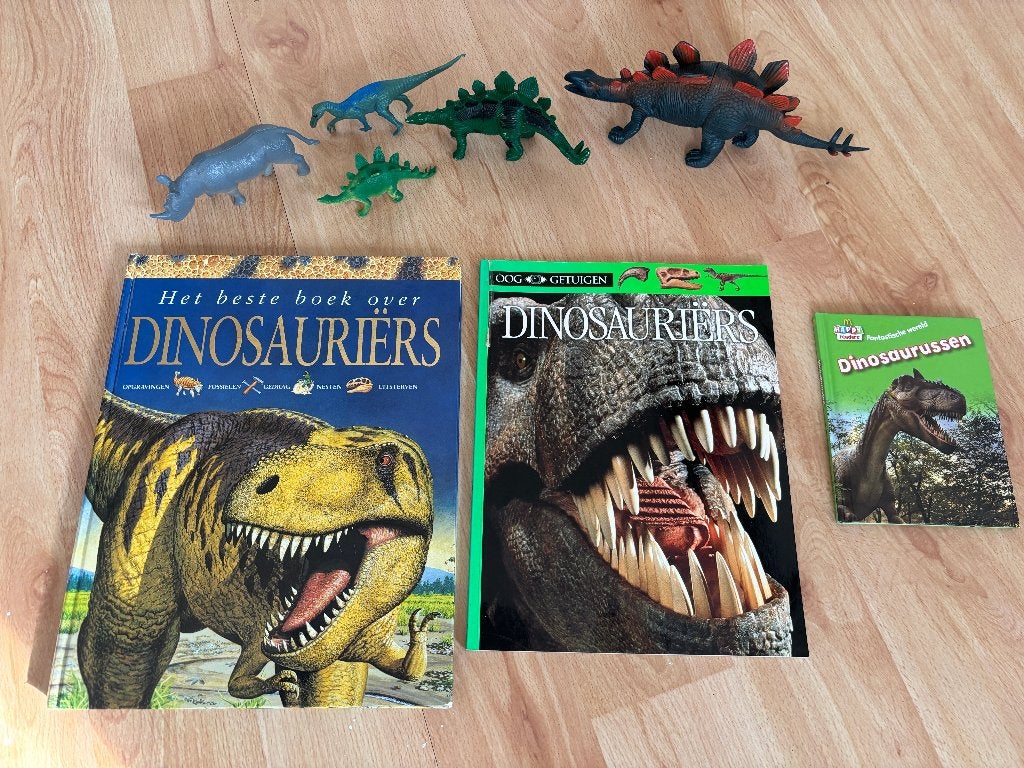 dinosaurussen met boeken en autootjes/spellen, Kinderen en Baby's, Speelgoed | Actiefiguren, Ophalen of Verzenden