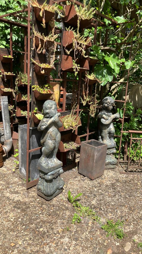 2 decoratieve franse tuinbeelden (muzikantjes), Ophalen, Gebruikt, Overige typen, Nvt