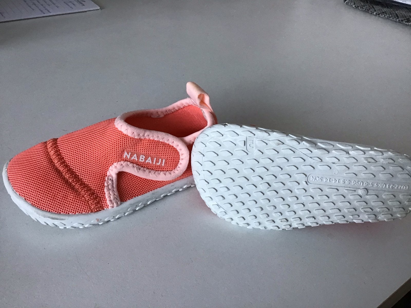 Nieuwe Nabaiji zwemschoenen - Maat 22/23 nieuw, Kinderen en Baby's, Ophalen of Verzenden, Nieuw, Jongetje of Meisje, Zwemschoenen