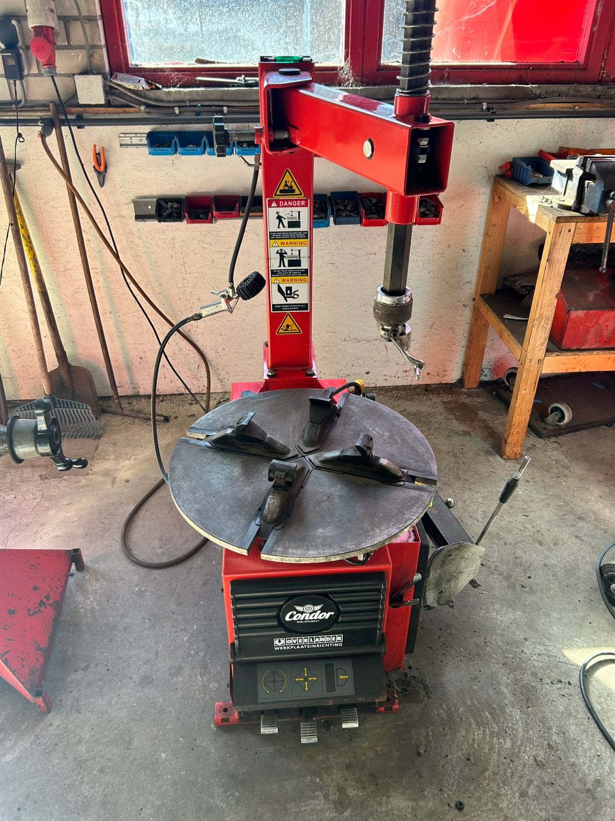 Condor LC810 bandenapparaat 380V, Ophalen, Gebruikt