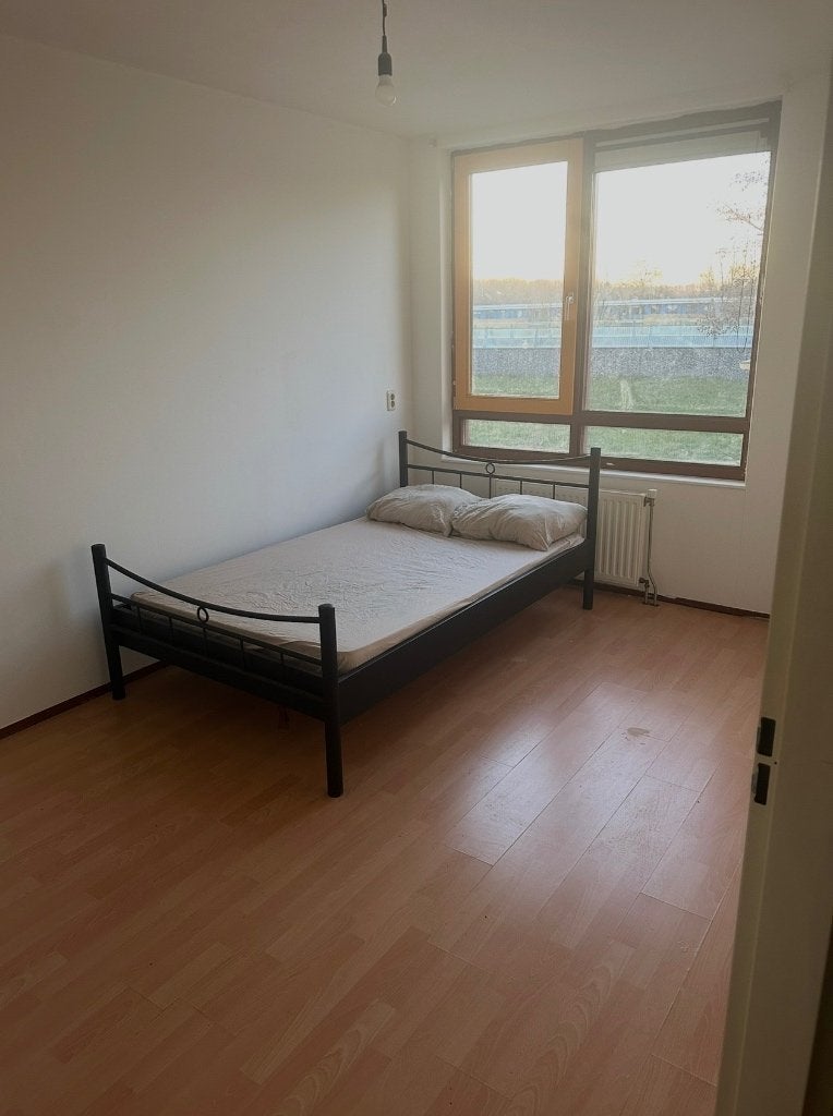Kamer te huur in Almere per direct beschikbaar, Huizen en Kamers, Kamers te huur, Minder dan 20 m², Almere