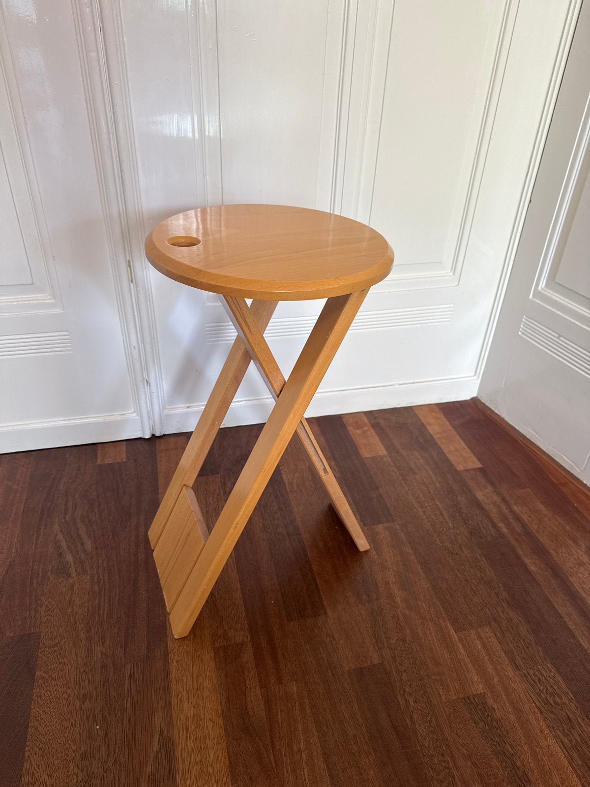 Vintage Suzy Stool opvouwbaar krukje/bijzettafel, Minder dan 55 cm, Gebruikt, Rond, Hout