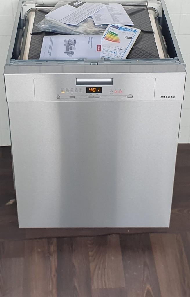 Mooie Miele Inbouw/Onderbouw vaatwasser Met Besteklade Rvs., Ophalen, Minder dan 85 cm, Energieklasse A of zuiniger, Zo goed als nieuw
