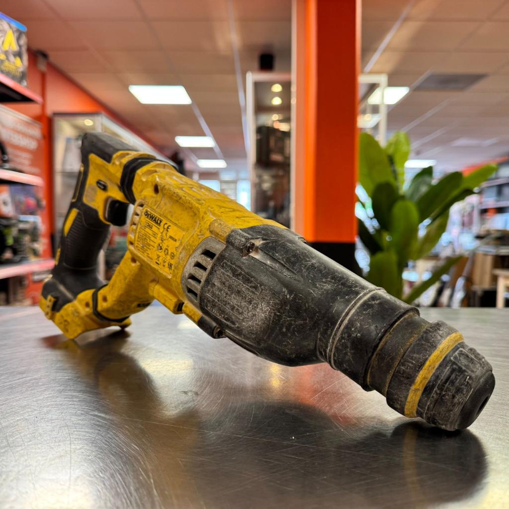 DeWALT Combihamer DCH263N 18V SDS-Plus, Dewalt, Zo goed als nieuw, Support@dewalt.com, 701 E. Joppa Road
Towson, MD 21286
USA