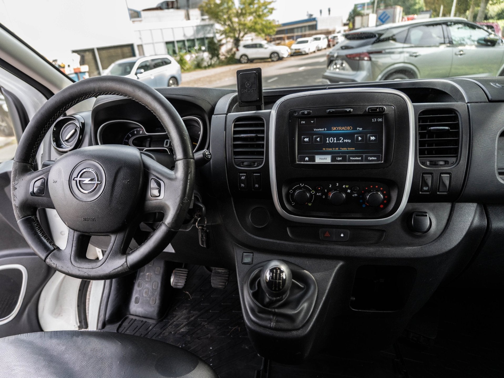 Opel Vivaro 1.6 CDTI L2H1 DC Edition EcoFlex | PARKEERCAMERA, Auto's, Voorwielaandrijving, Gebruikt, Zwart, 4 cilinders