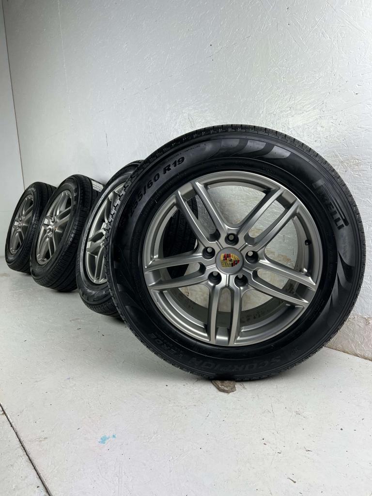 Originele Porsche Cayenne 958 velgen 19" 5x130 all-season, Auto-onderdelen, Banden en Velgen, Gebruikt, 255 mm, Banden en Velgen