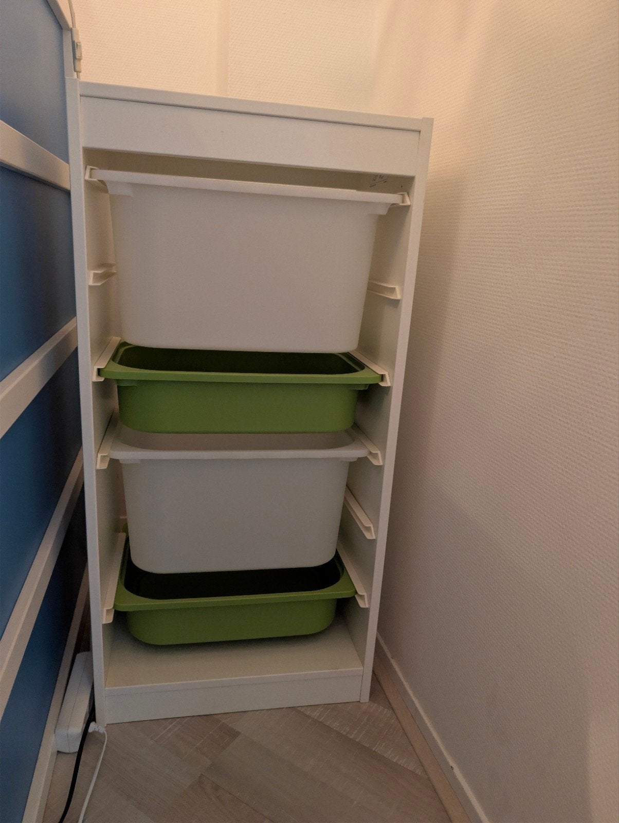Ikea ladekast met uitneembare plastic speelgoedbakken, Ophalen, Gebruikt, Minder dan 50 cm, 90 tot 105 cm