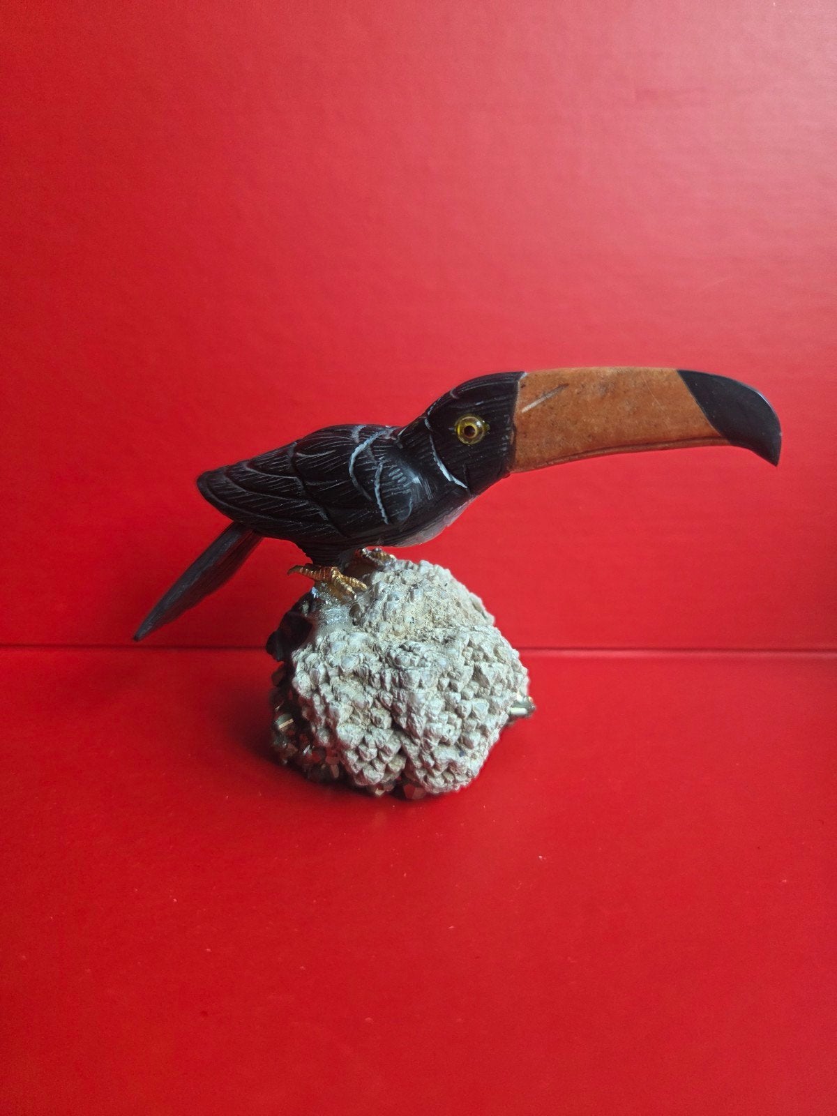 Toekan beeldje van edelsteen op edelsteen sokkel, Ophalen, Minder dan 20 cm, Beeld, Vogel