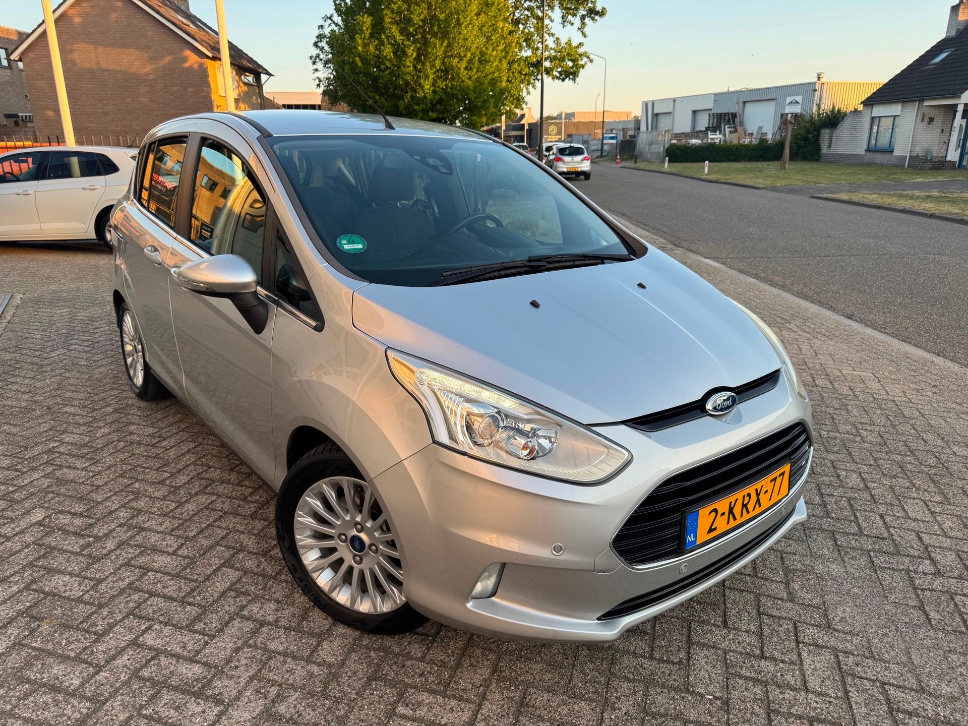 Ford B-Max 1.0 EcoBoost Titanium Clima, Cruise, Trekhaak, Voorwielaandrijving, Euro 5, 101 pk, Gebruikt