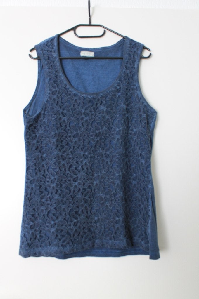 Bien Bleu blauw hemd met kant motief aan voorkant maat L, Maat 38/40 (M), Nieuw, Zonder mouw, Bien Bleu