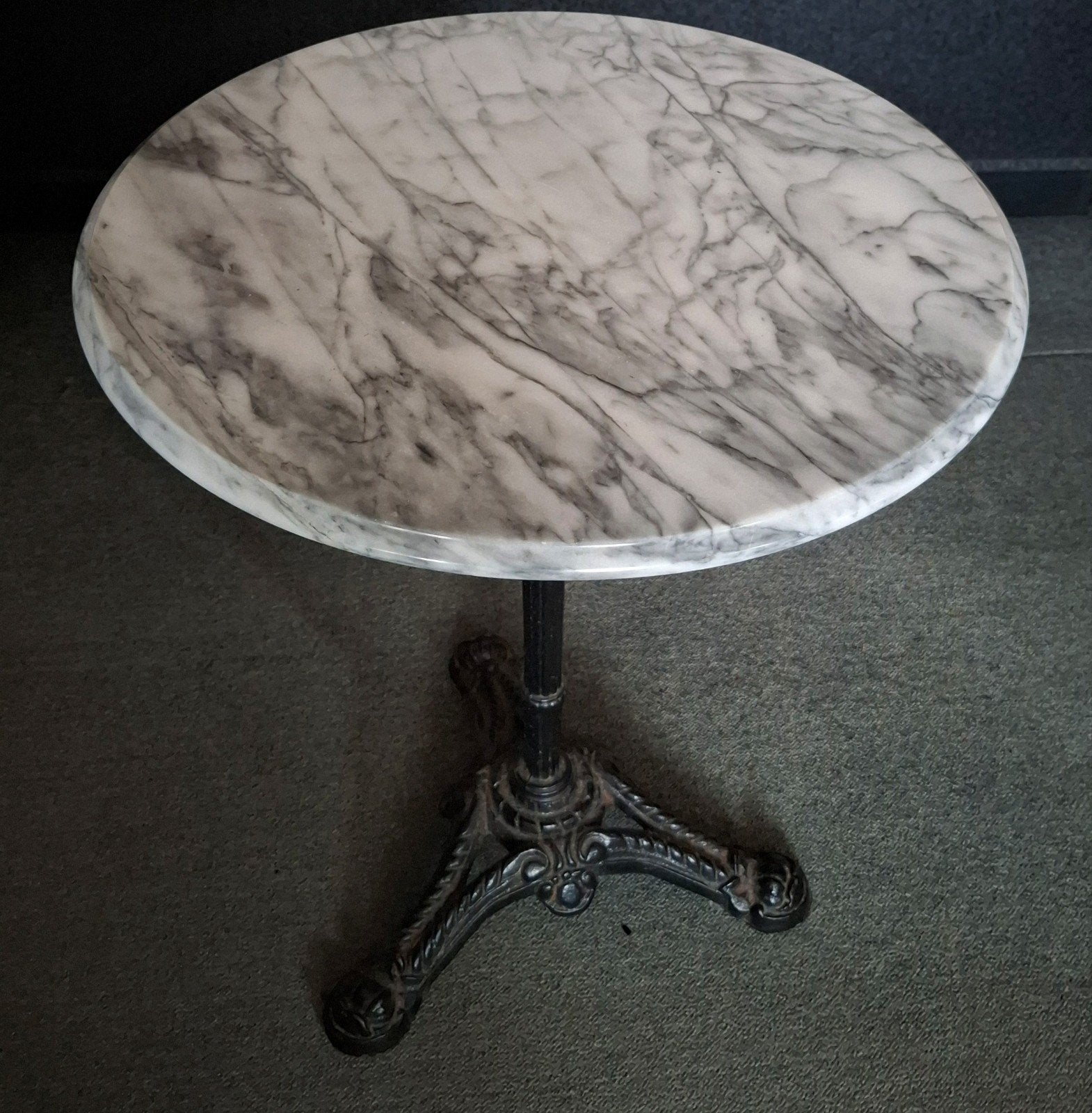 Bistro tafel wit zwart marmer diameter blad 60 cm, Ophalen