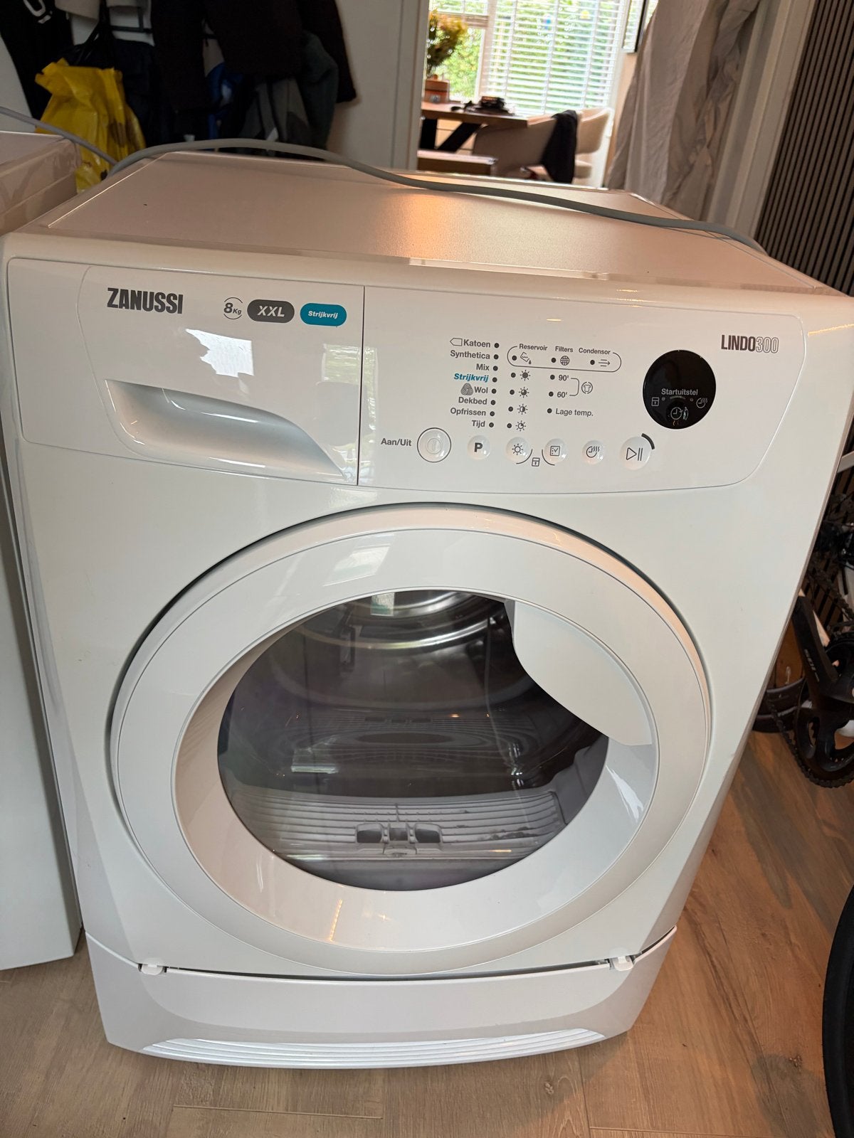 Zanussi Lindo 300 Condensdroger 8kg XXL, 8 tot 10 kg, Ophalen of Verzenden, Zo goed als nieuw, Voorlader
