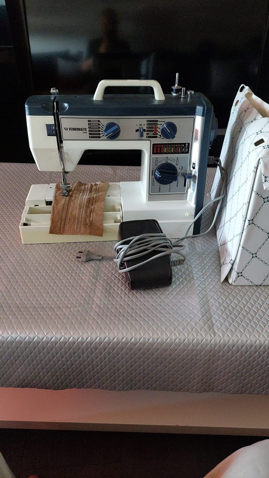 Vendomatic naaimachine, Ophalen, Zo goed als nieuw, Naaimachine, Overige merken