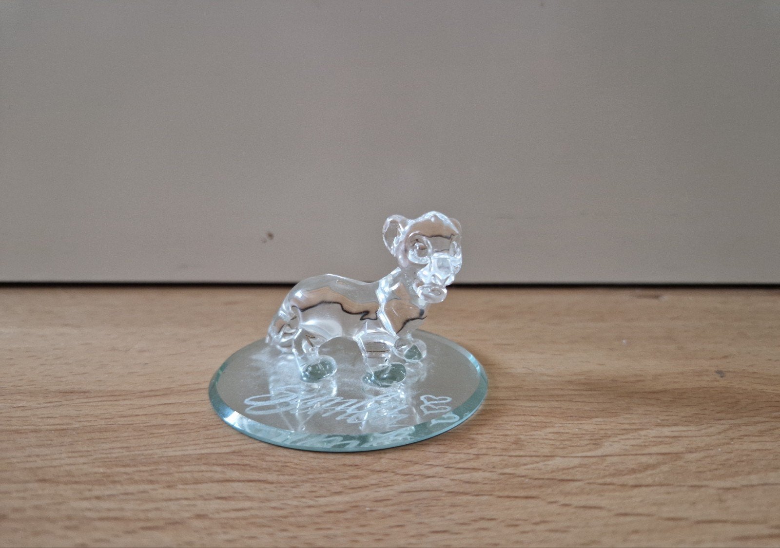 disney simba the lion king glazen beeldje beeld glas, Verzamelen, Ophalen of Verzenden, Leeuwenkoning of Jungle Boek, Zo goed als nieuw