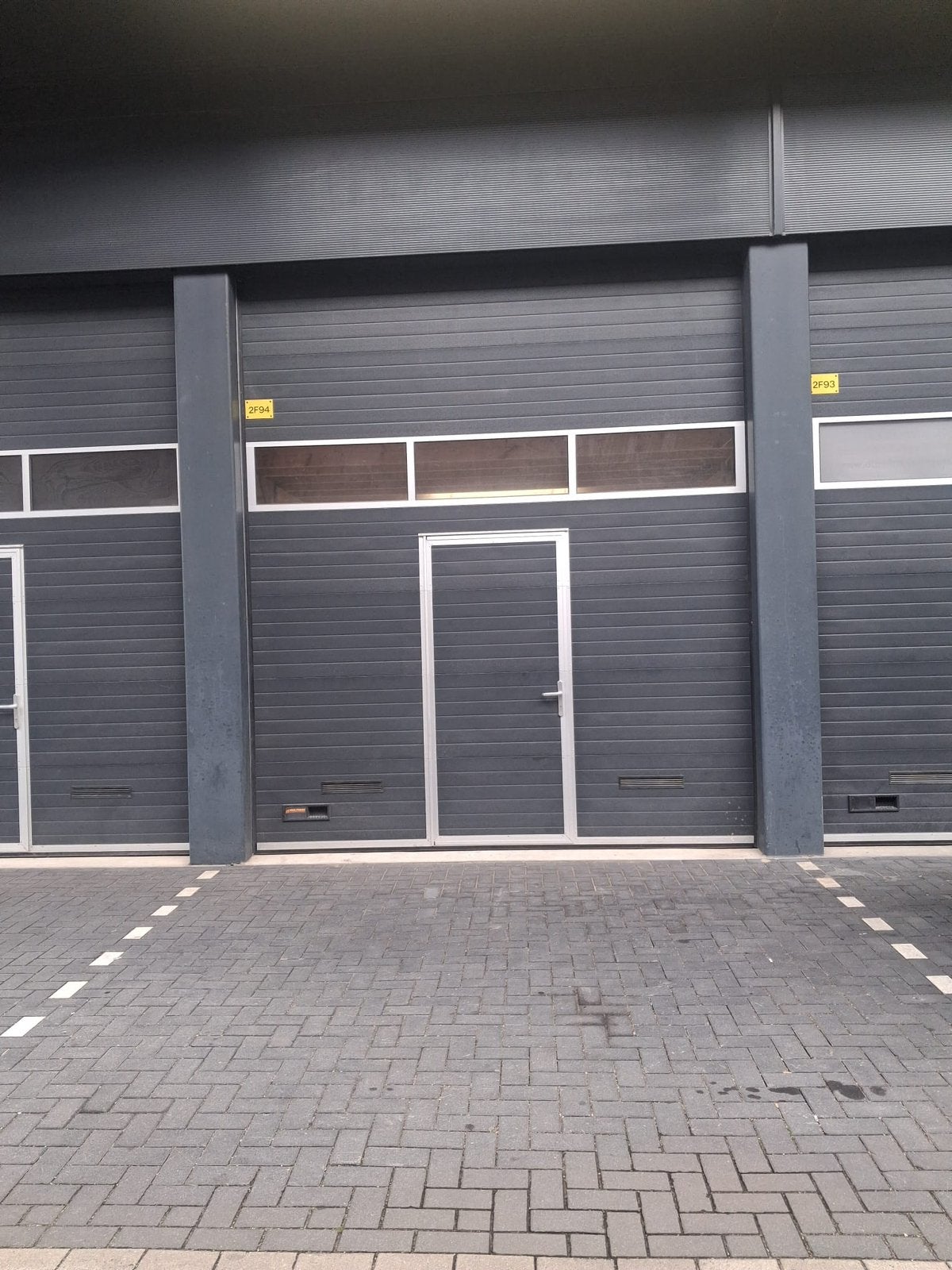 Bedrijfshal Kerkeplaat Dordrecht N3 70m2, Bedrijfsruimte