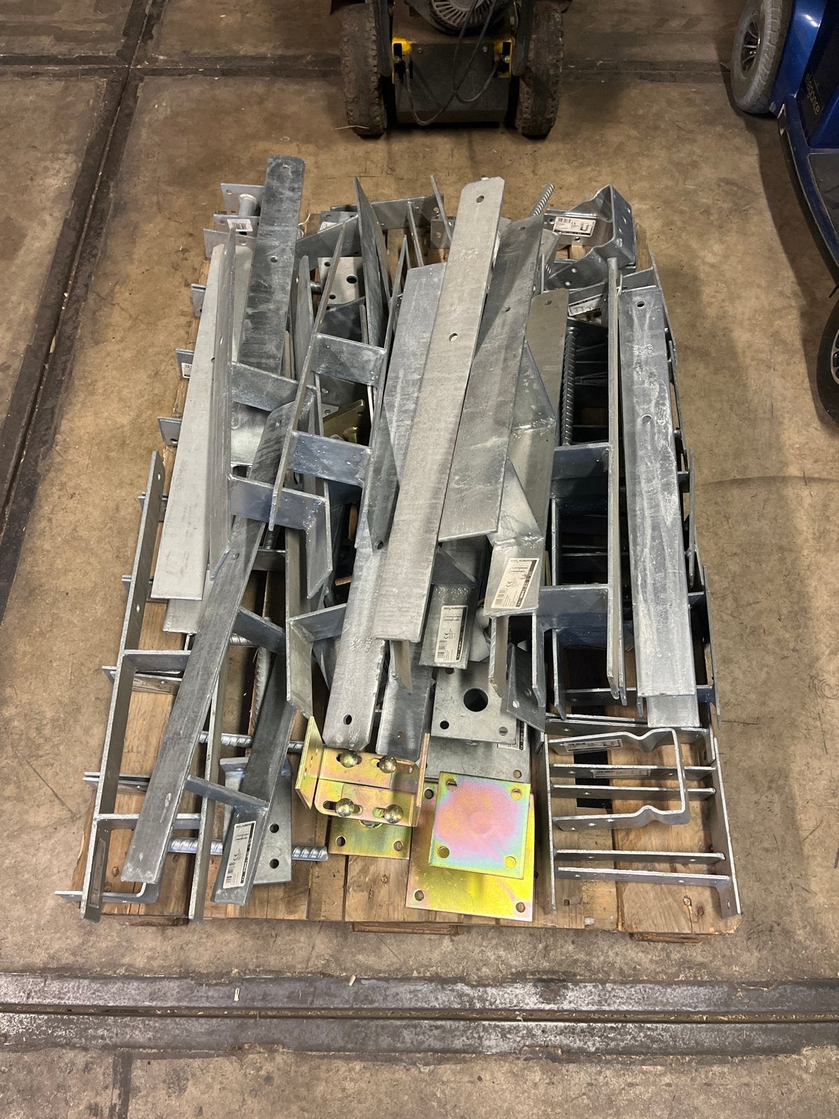 Diverse metalen bevestigingsmaterialen en ankers, Ophalen, Gebruikt, 100 tot 250 mm, Overige typen