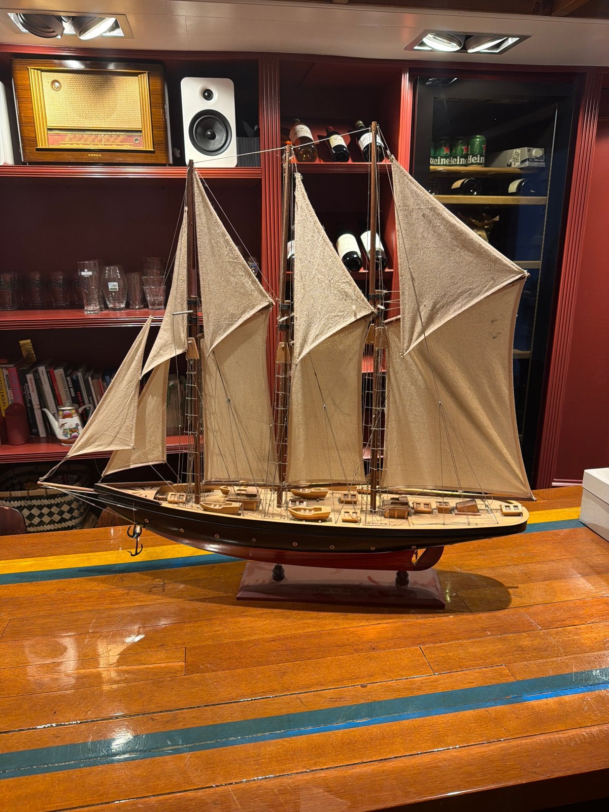 Gedetailleerd scheepsmodel van een klassieke schoener, Zo goed als nieuw, Ophalen, Overige merken, Groter dan 1:32