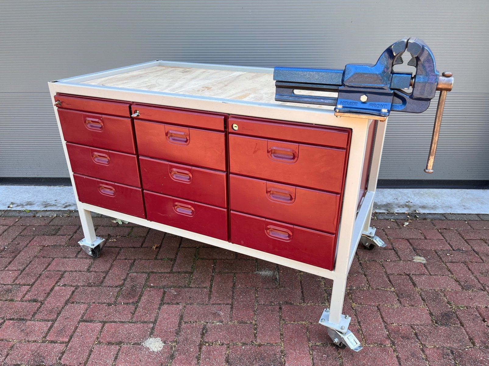 Robuuste, verrijdbare werkbank (B 130 x D 75 x H 90 cm), Ophalen, Zo goed als nieuw, 120 tot 170 cm, Bankschroef