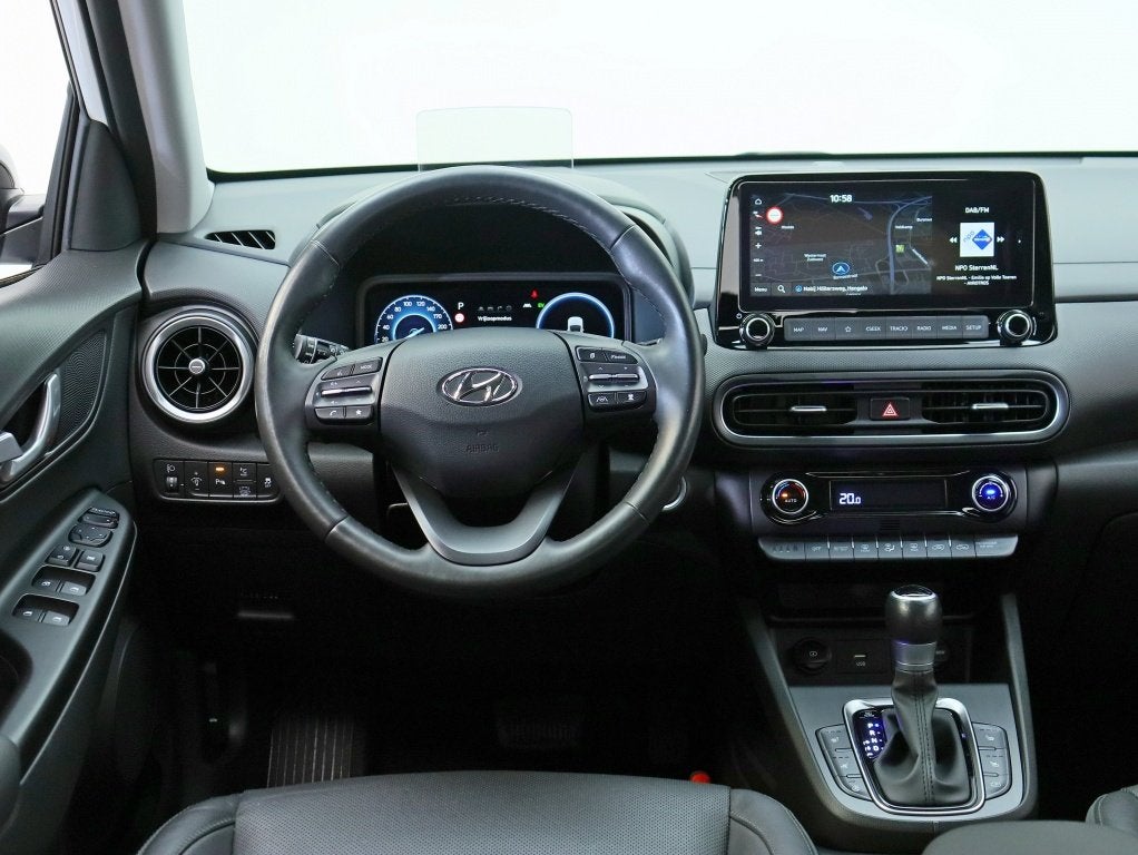 Hyundai KONA 1.6 GDI HEV Premium | Trekhaak | Leder | 1e eig, Auto's, Dealer onderhouden, Gebruikt, Wit, SUV of Terreinwagen