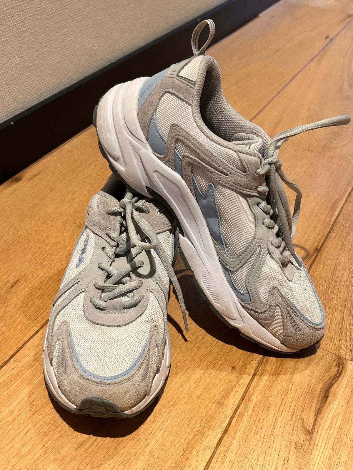 Fila sneakers maat 41 - twee keer gedragen, Kleding | Dames, Ophalen of Verzenden, Gedragen, Sneakers of Gympen