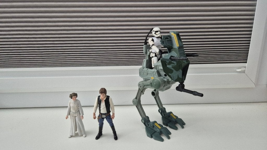 Star Wars - Assault Walker + Han + Leia, Ophalen of Verzenden, Zo goed als nieuw, Actiefiguurtje